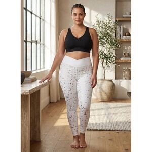 Disney  Jasmine Aladdin Gold Metallic Stirrup Leggings V-Waist Plus 2X Cream